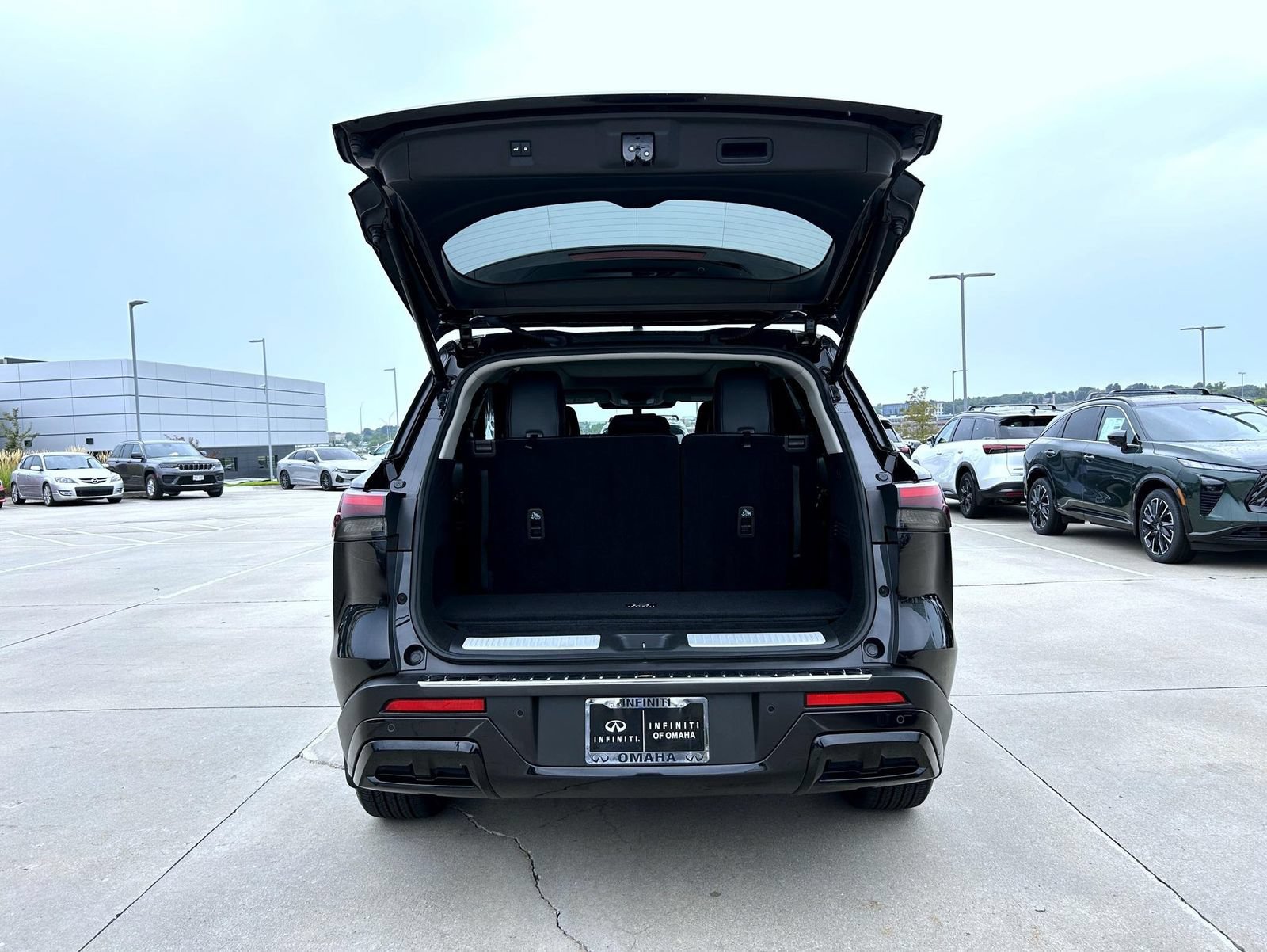 Certified 2023 INFINITI QX60 Luxe w/ Cargo Package AWD/4WD image 23
