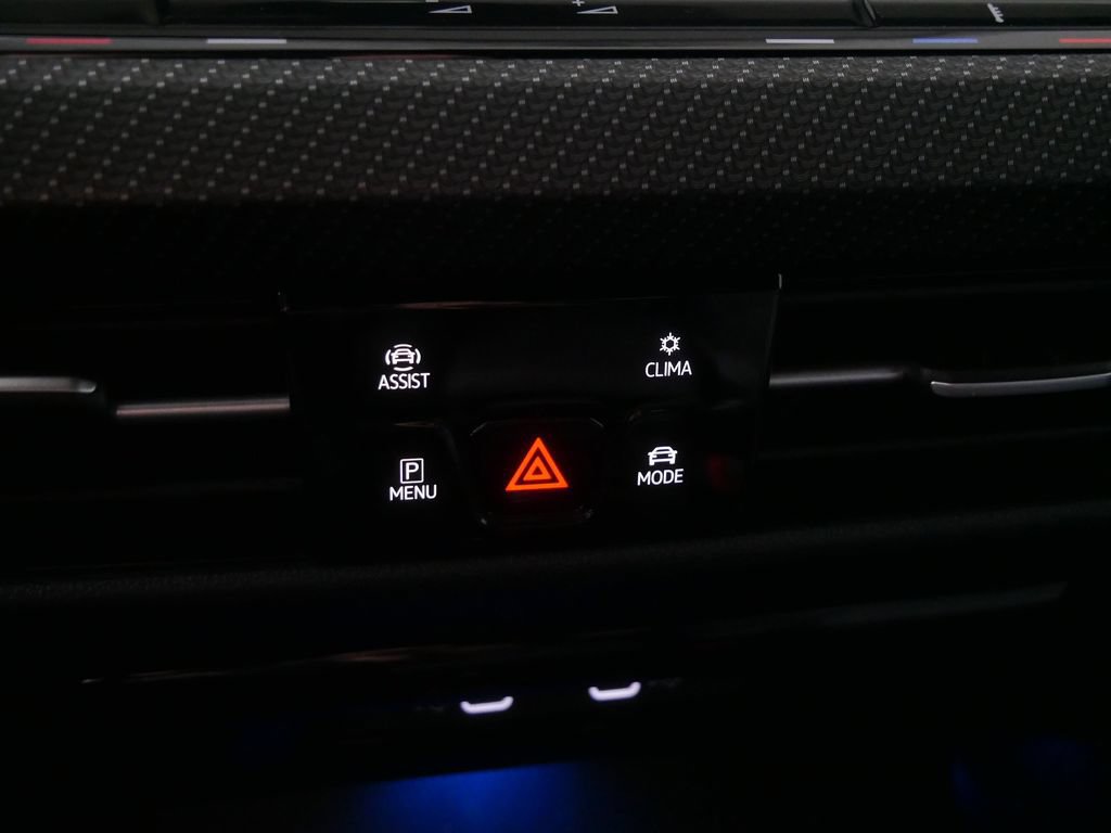 Used 2024 Volkswagen Golf R AWD/4WD image 23