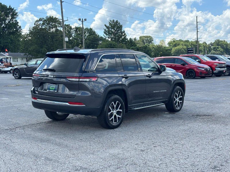 Used 2024 Jeep Grand Cherokee Limited w/ Trailer Tow Package AWD/4WD image 5