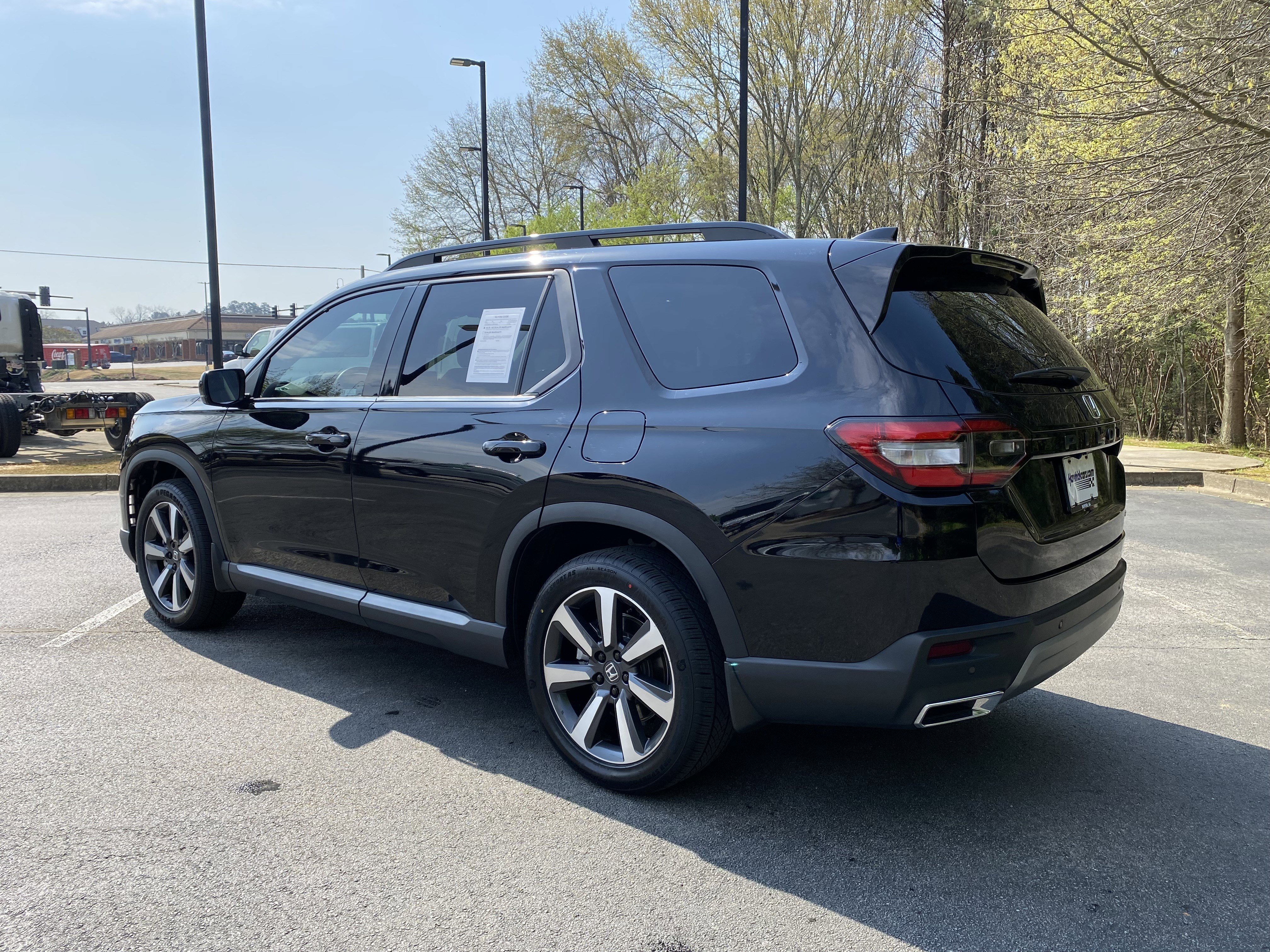 Used 2024 Honda Pilot Touring image 7