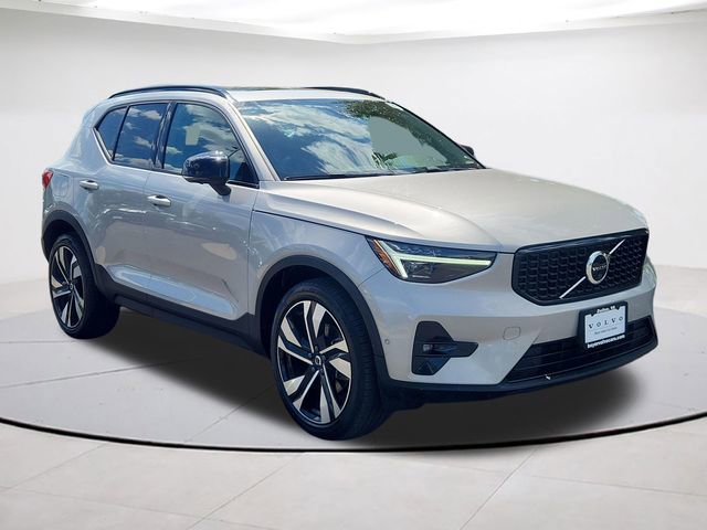 Certified 2023 Volvo XC40 B5 Ultimate w/ Protection Package Premier AWD/4WD image 1