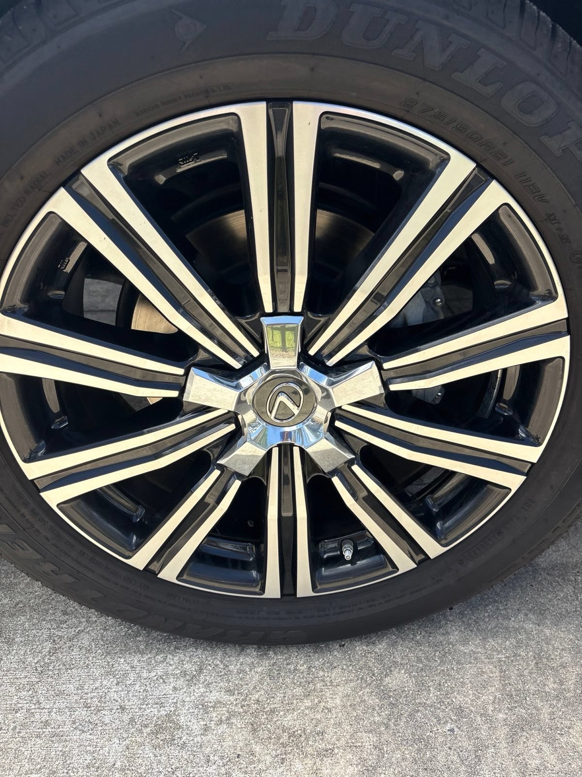 Used 2019 Lexus LX 570 4WD w/ Luxury Package image 11
