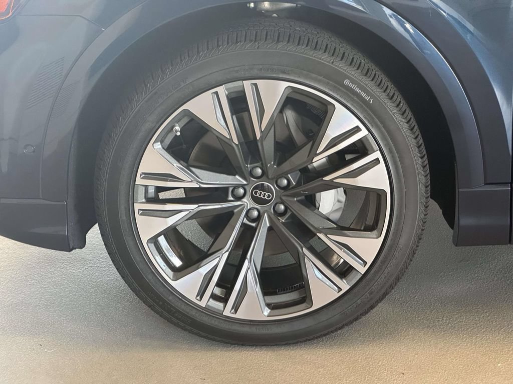 Used 2026 Audi Q8 Premium Plus AWD/4WD image 8