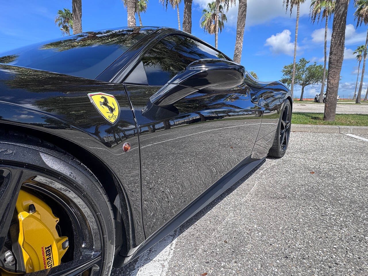 Used 2010 Ferrari 458 Italia Coupe RWD image 38
