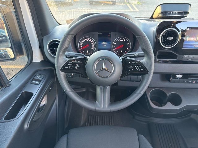 Used 2025 Mercedes-Benz Sprinter 2500 image 10