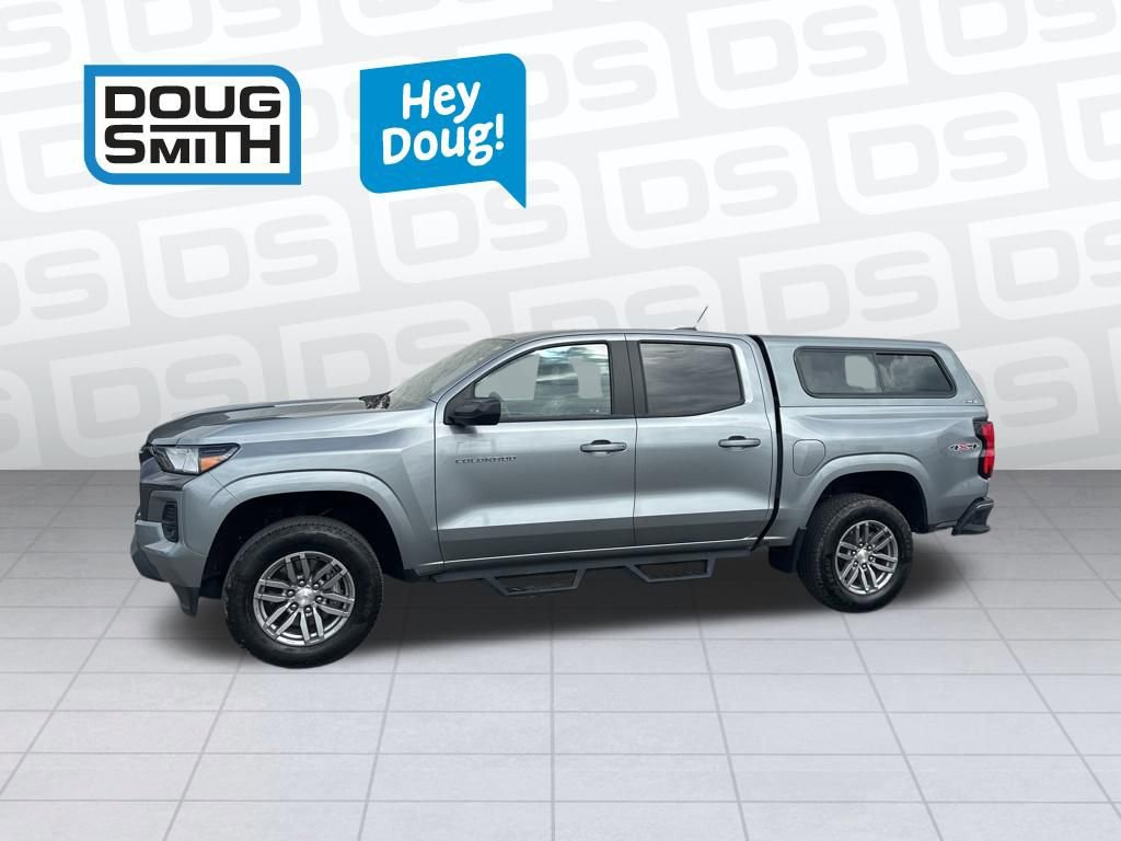 Used 2024 Chevrolet Colorado LT w/ LT Convenience Package image 2
