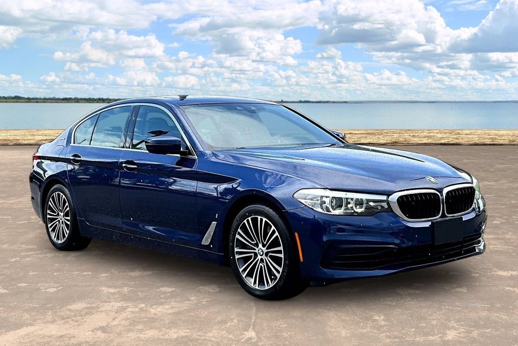 Used 2019 BMW 530e xDrive w/ Luxury Seating Package AWD/4WD image 3