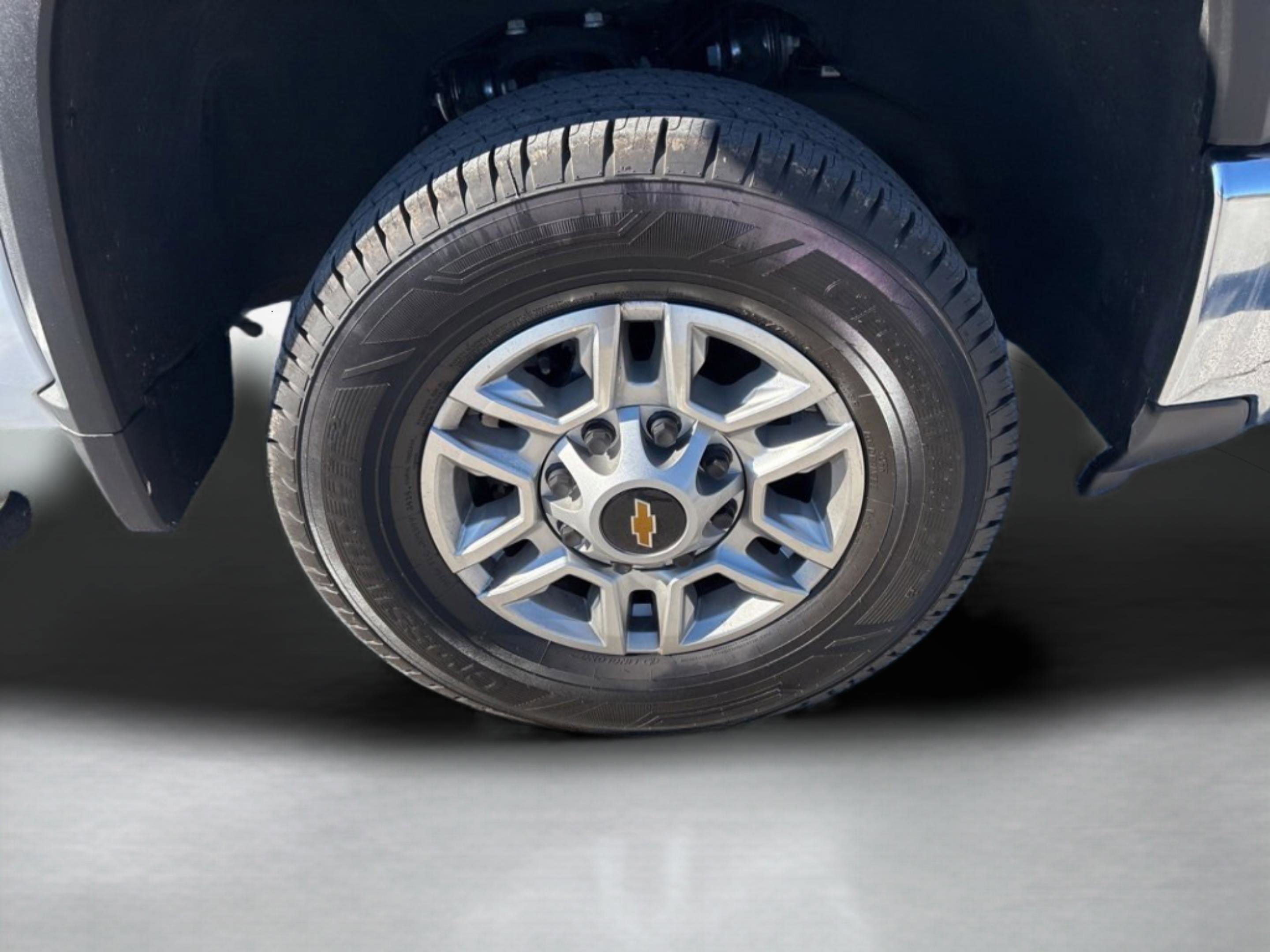 Used 2024 Chevrolet Silverado 2500 LT image 51