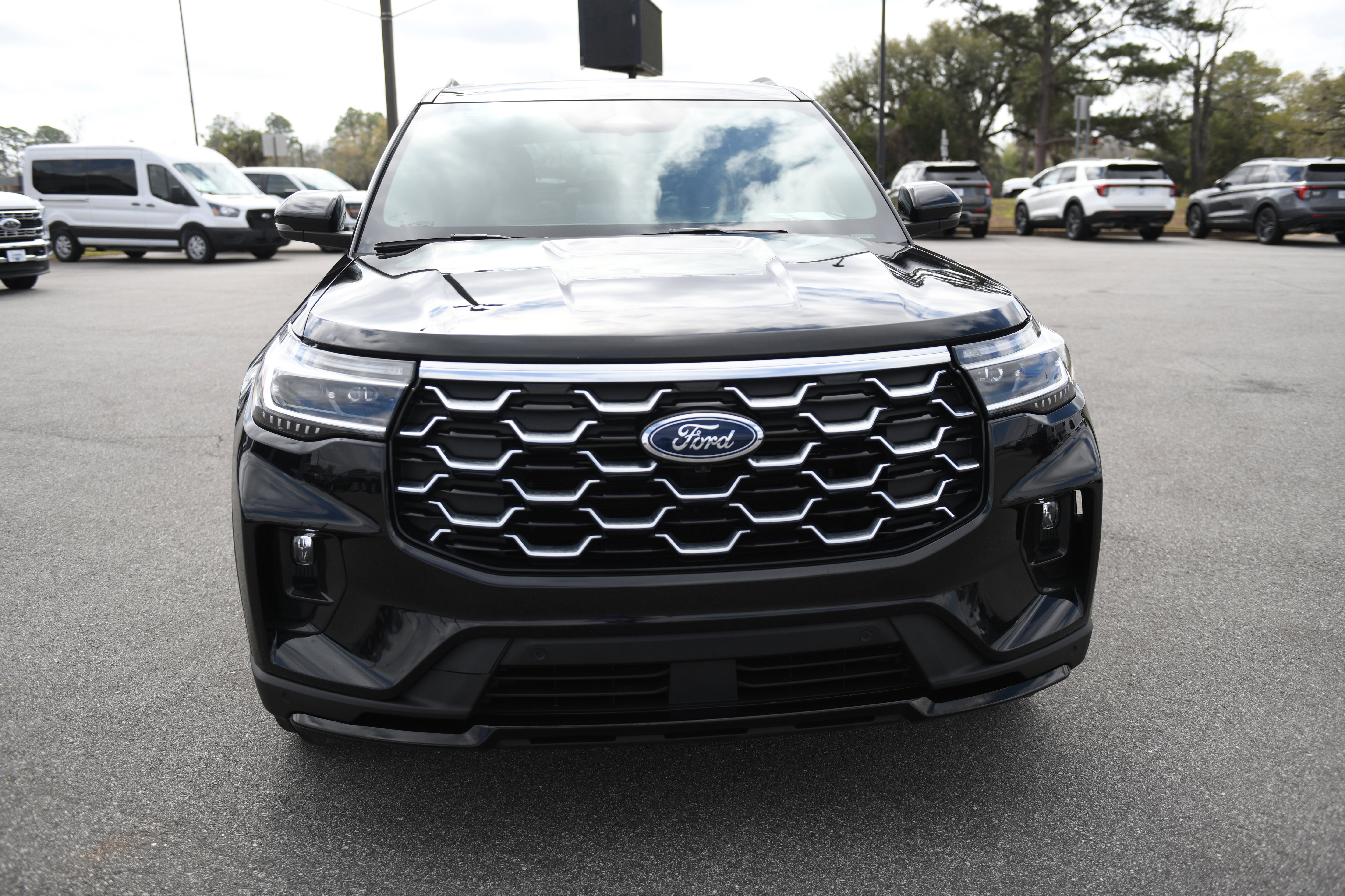 Used 2025 Ford Explorer Platinum image 7
