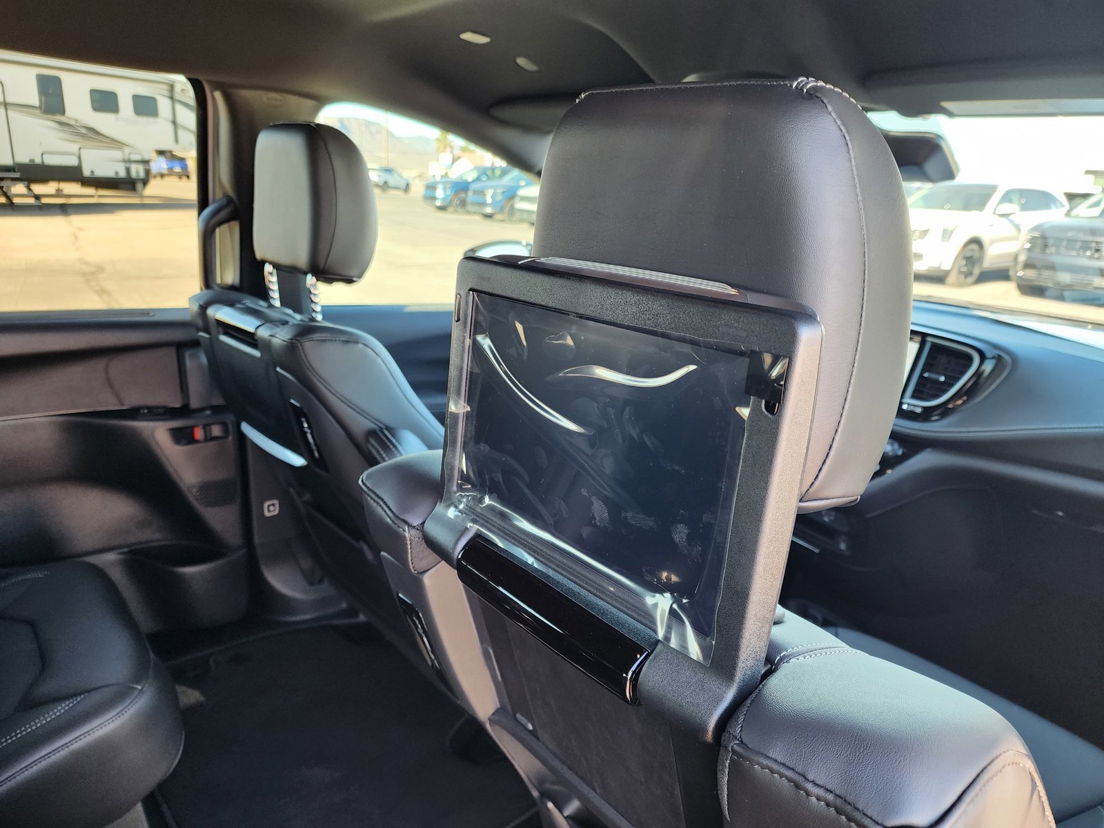 New 2026 Chrysler Pacifica Select FWD image 12
