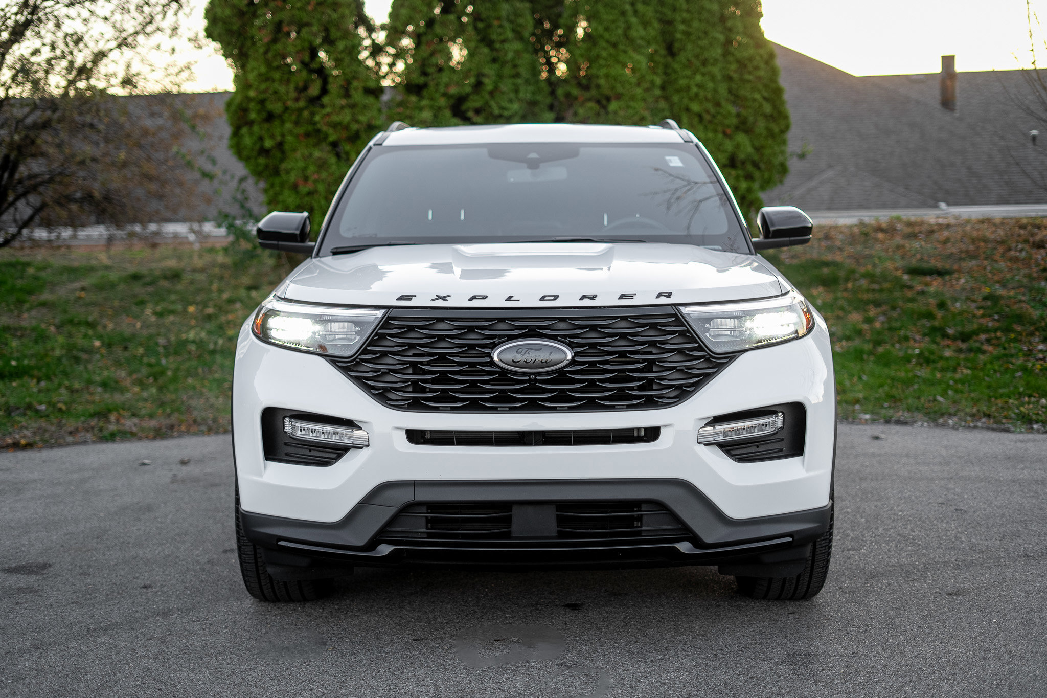 Used 2023 Ford Explorer ST-Line image 2
