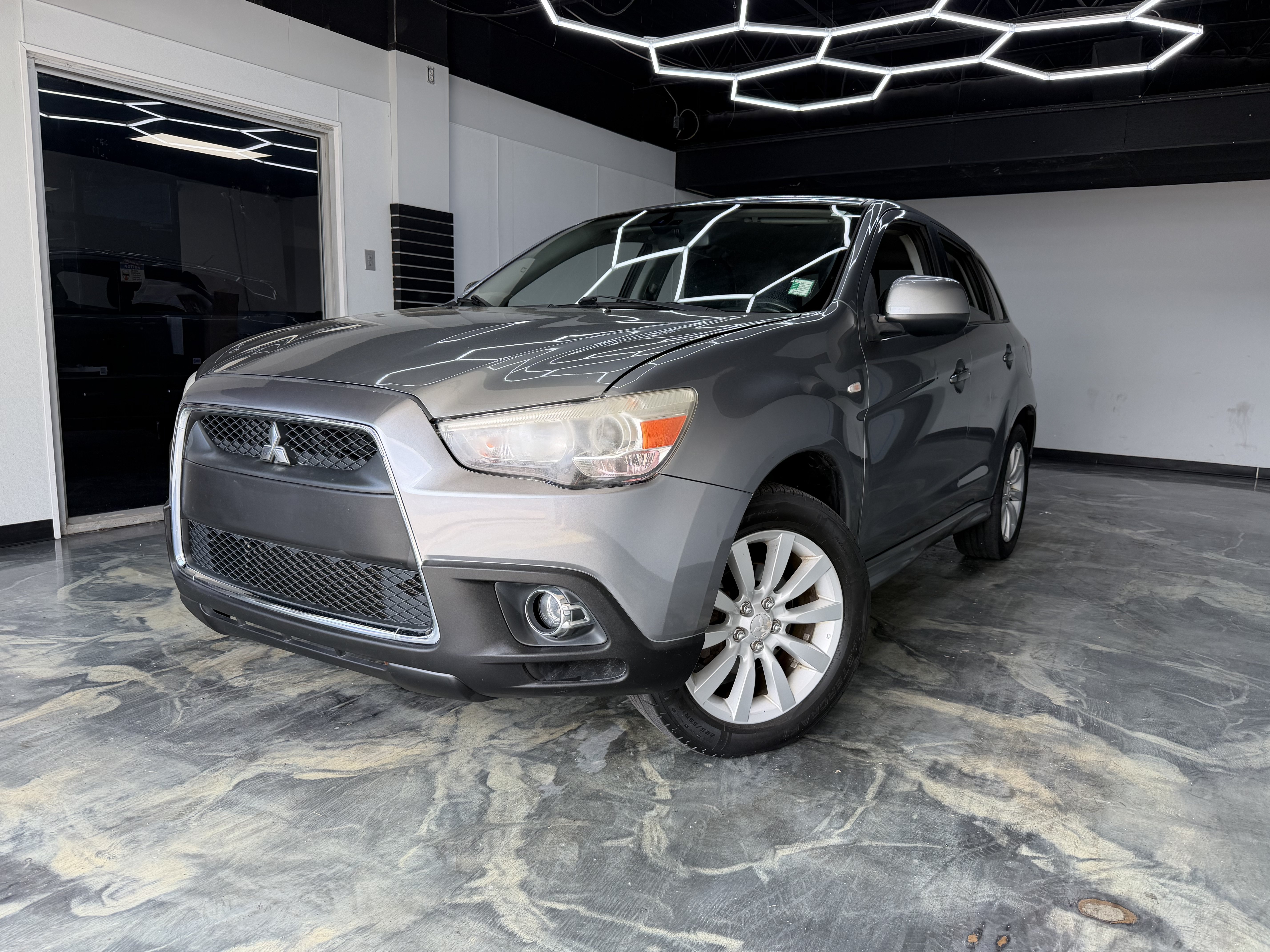 Used 2011 Mitsubishi Outlander Sport SE AWD/4WD image 1