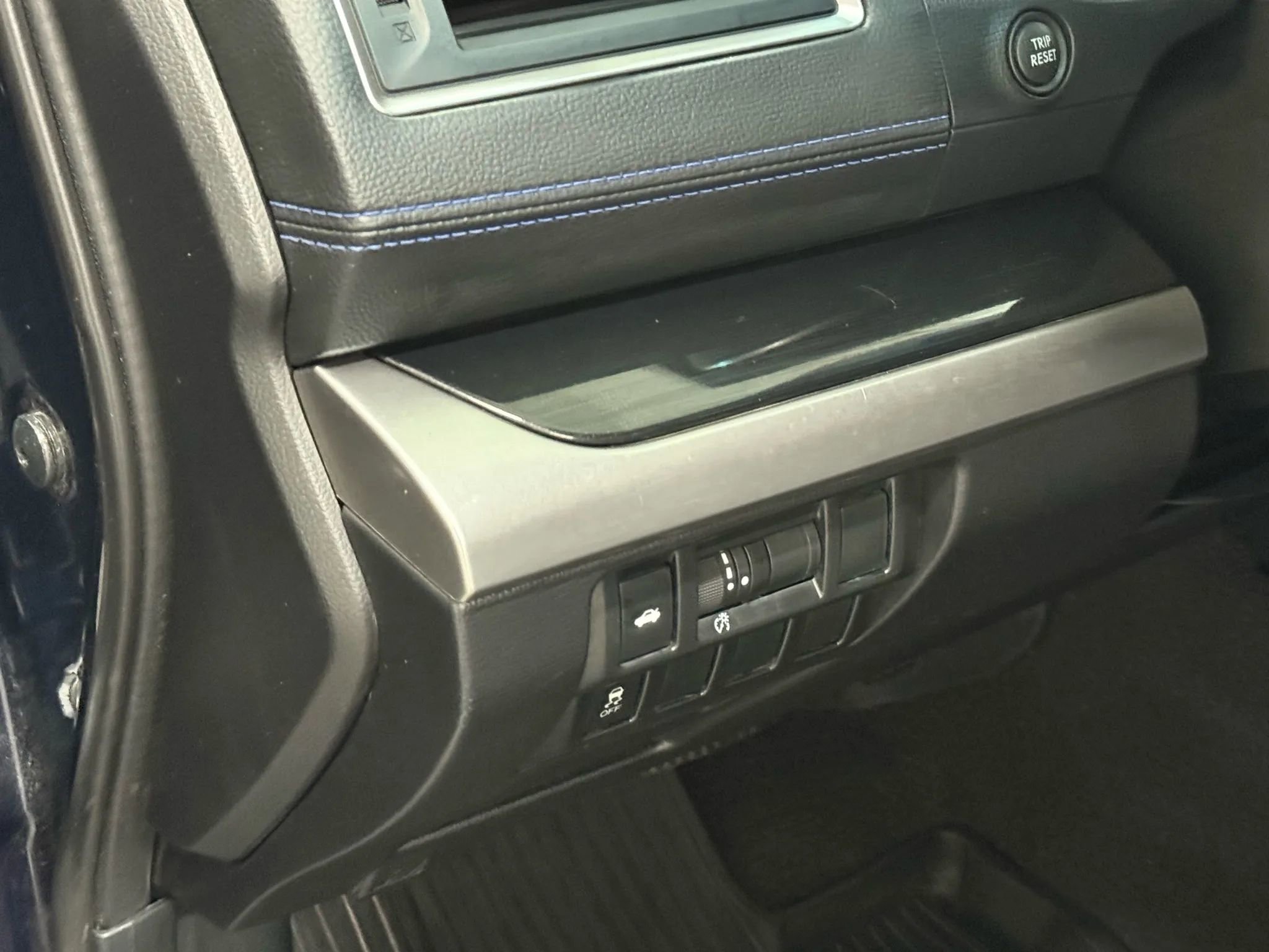 Used 2018 Subaru Legacy 2.5i Sport w/ Popular Package #2B image 27