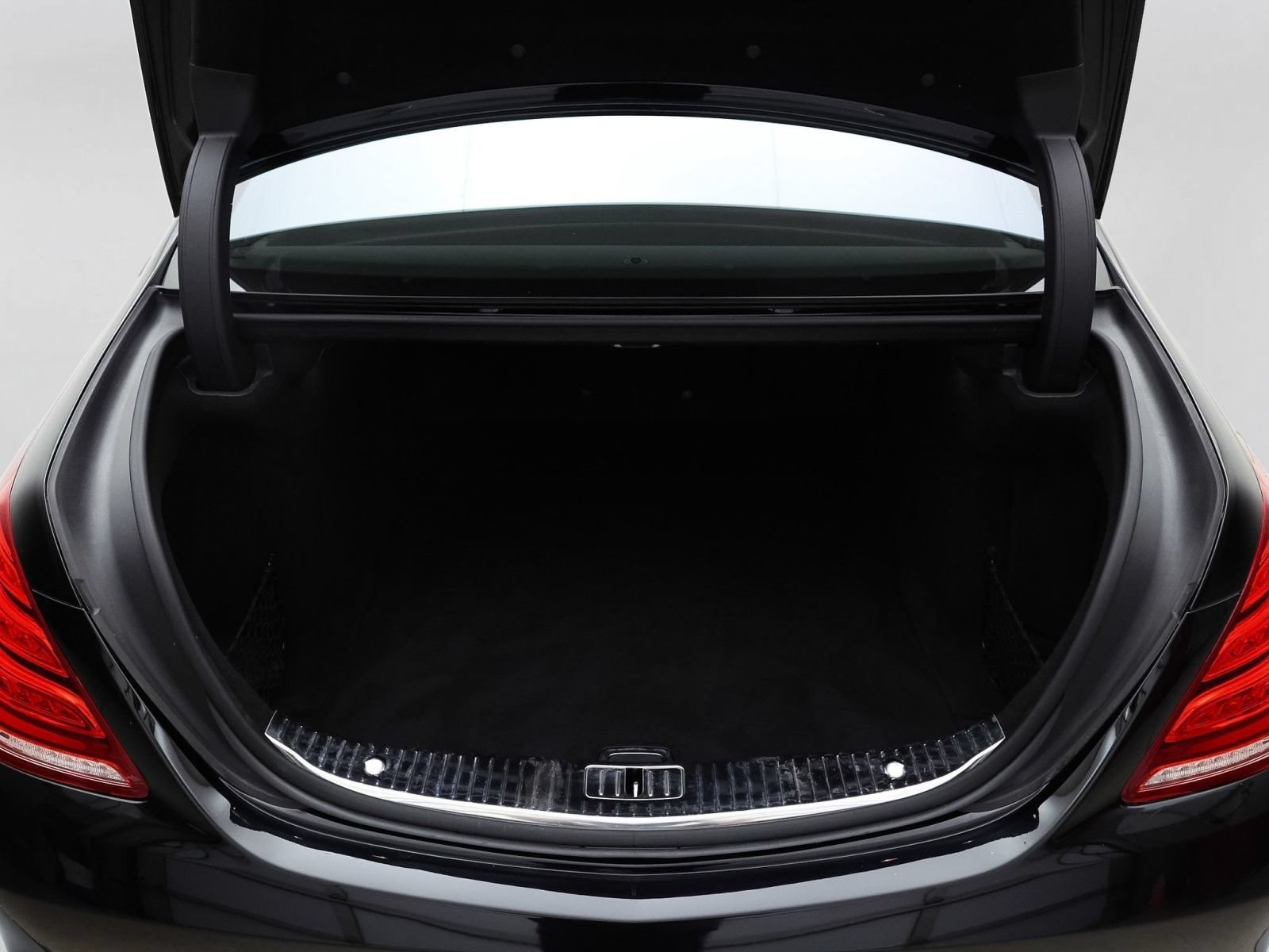 Used 2017 Mercedes-Benz Maybach S 600 image 44