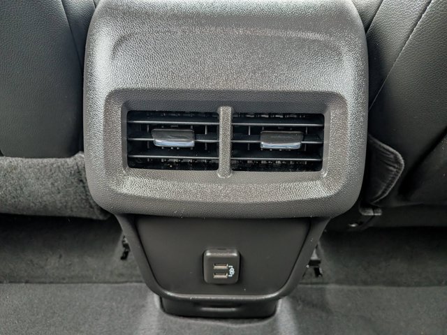 Used 2023 GMC Terrain SLT AWD/4WD image 18