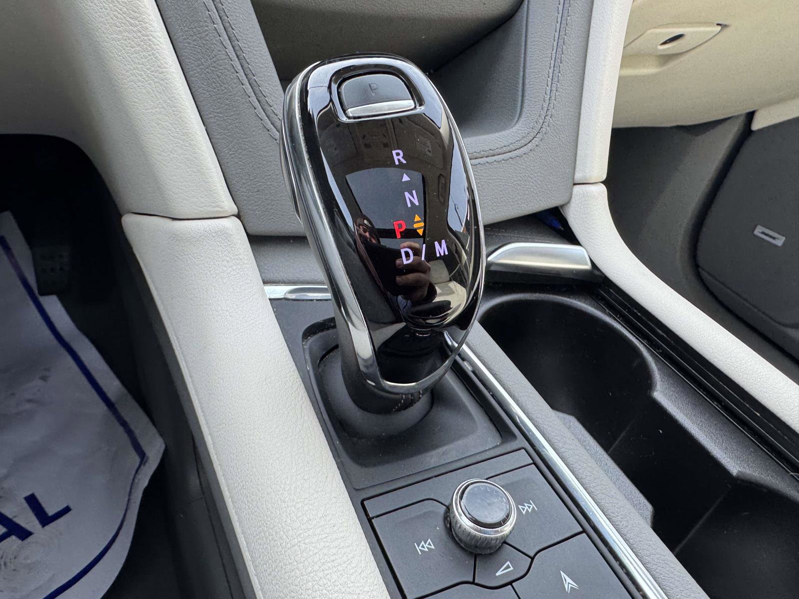 Used 2022 Cadillac XT6 Premium Luxury w/ Technology Package image 14