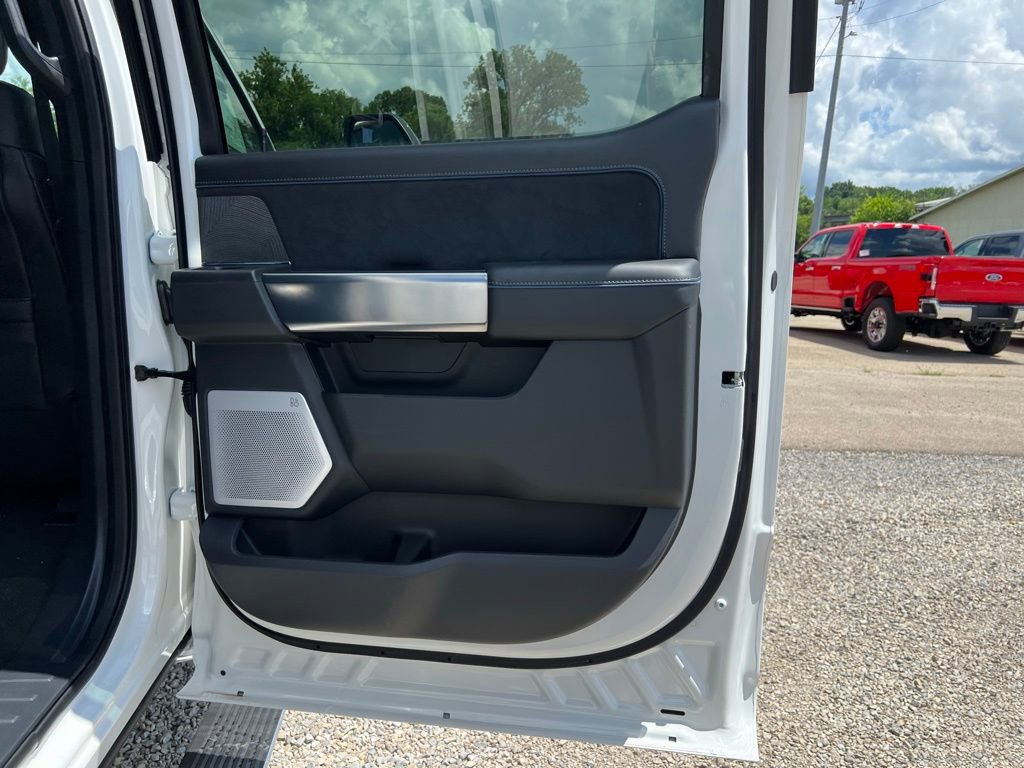 New 2025 Ford F250 Platinum w/ FX4 Off-Road Package image 20