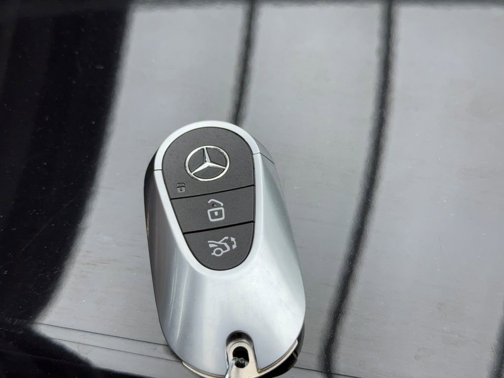 Used 2024 Mercedes-Benz GLC 300 4MATIC image 62