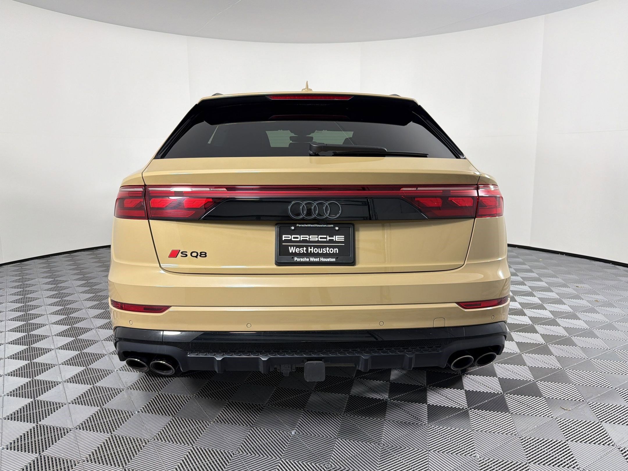 Used 2025 Audi SQ8 Prestige AWD/4WD image 8