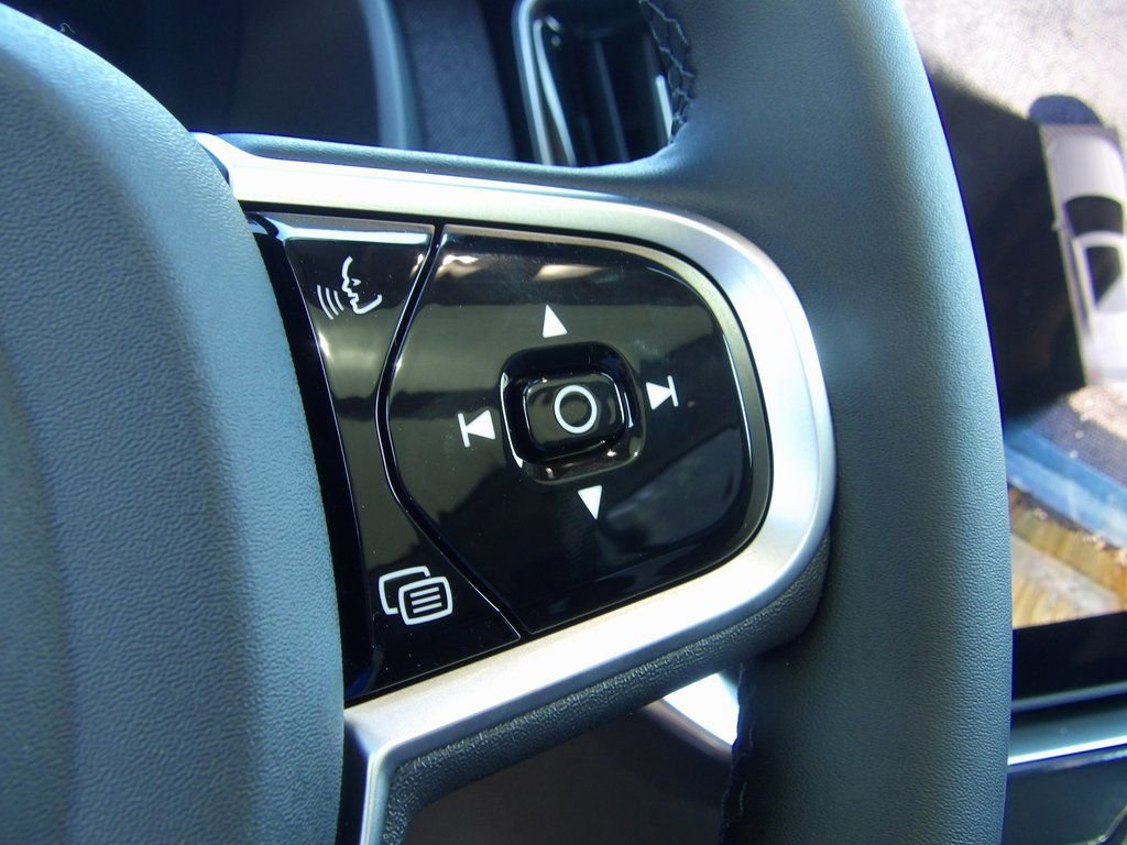 New 2025 Volvo XC90 B6 Plus w/ Protection Package Premier image 23