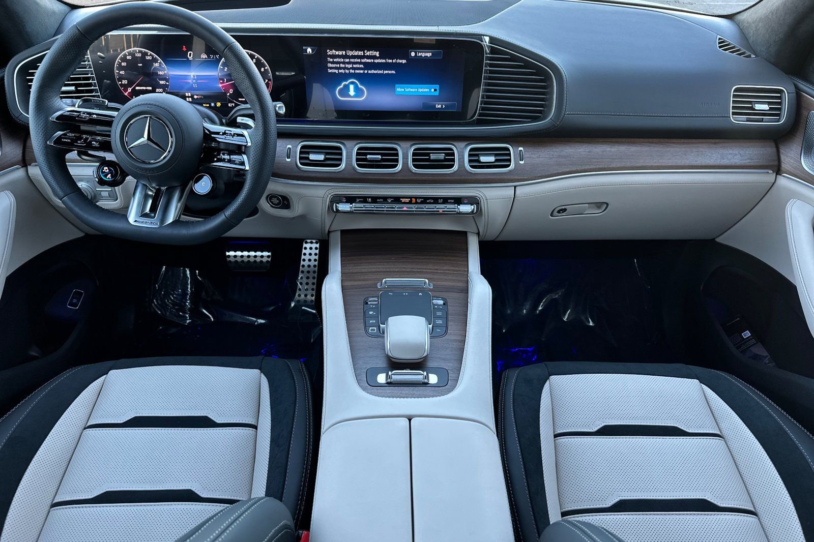 New 2026 Mercedes-Benz GLS 63 AMG 4MATIC image 11
