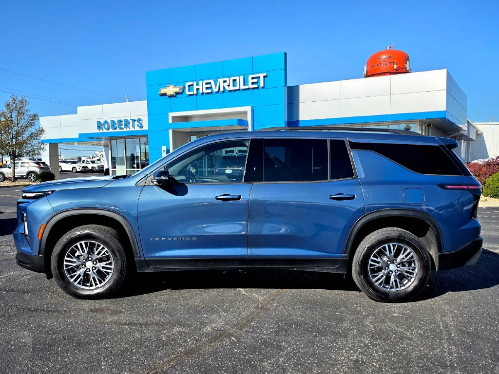 Used 2024 Chevrolet Traverse LT w/ LPO, Floor Liner Package AWD/4WD image 3