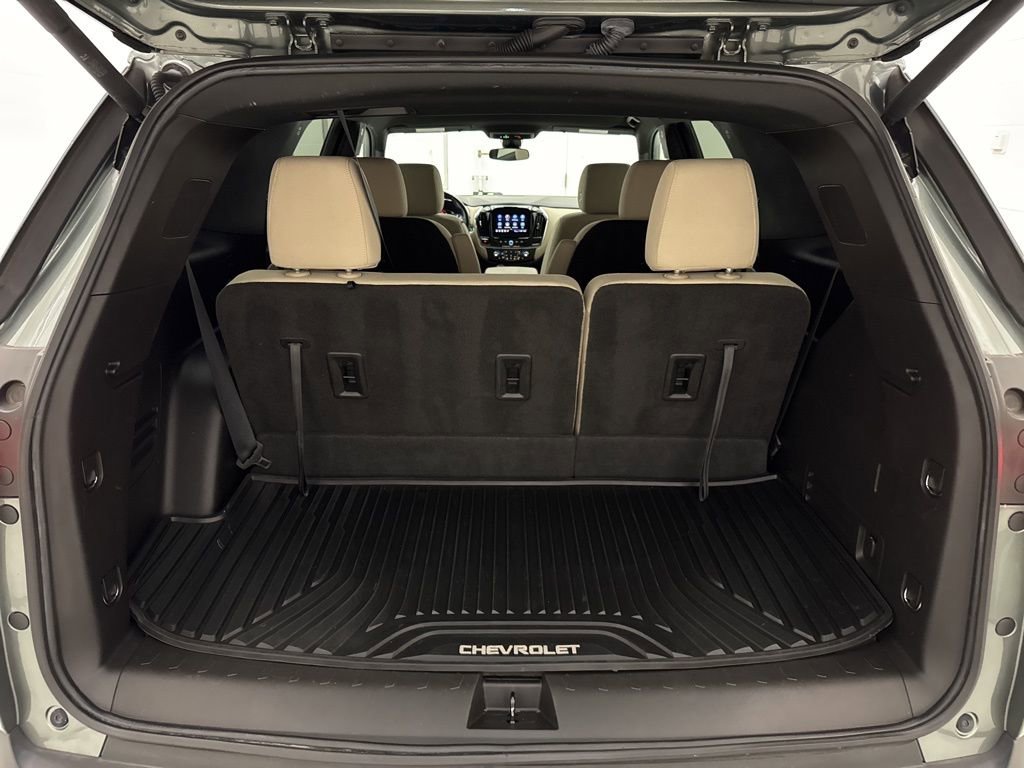 Used 2022 Chevrolet Traverse LT image 10
