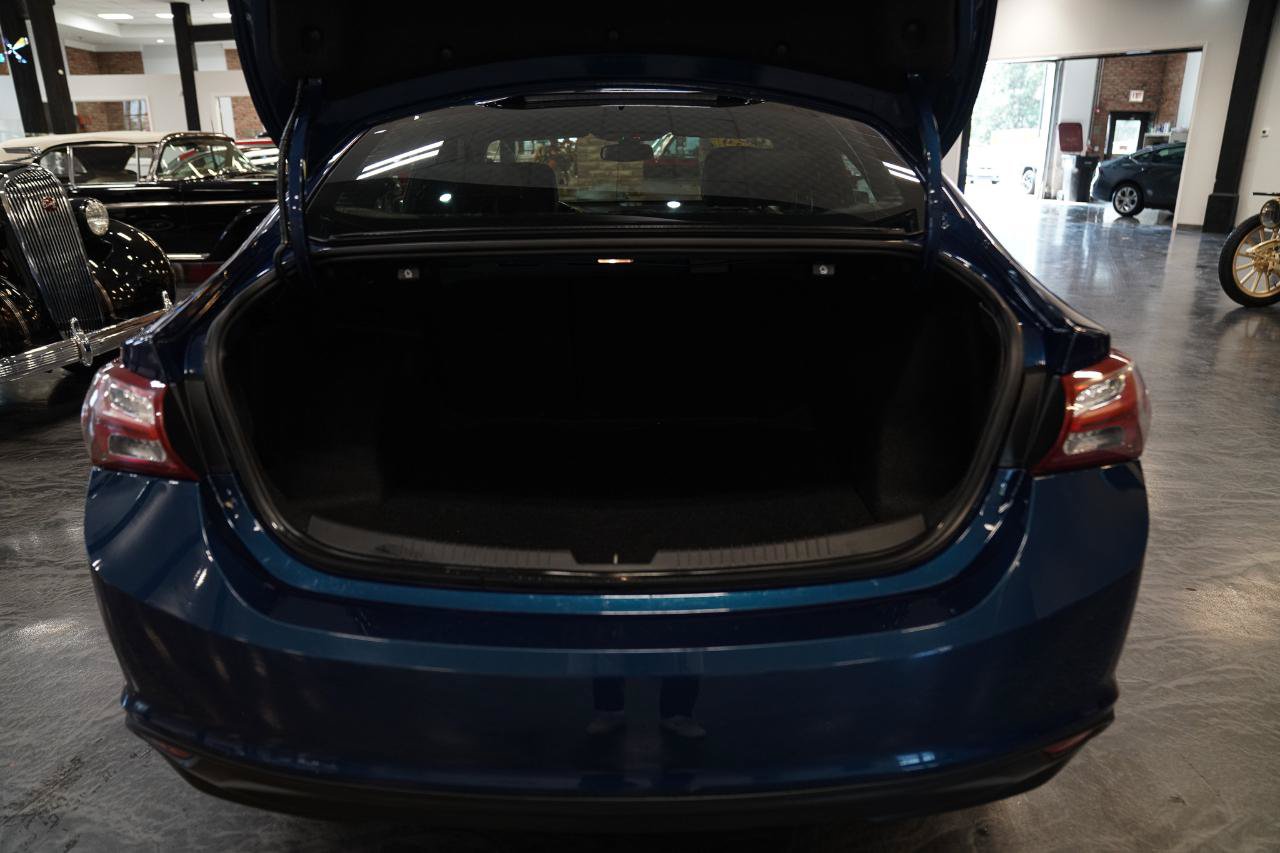 Used 2019 Chevrolet Malibu LT w/ Leather Package FWD image 14
