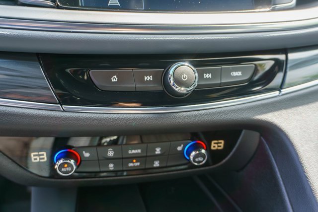 Used 2023 Buick Enclave Essence image 32