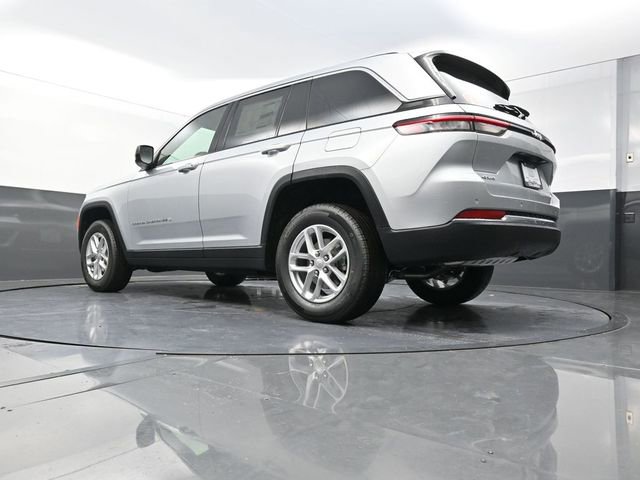 New 2025 Jeep Grand Cherokee Laredo X w/ Luxury Tech Group I image 24