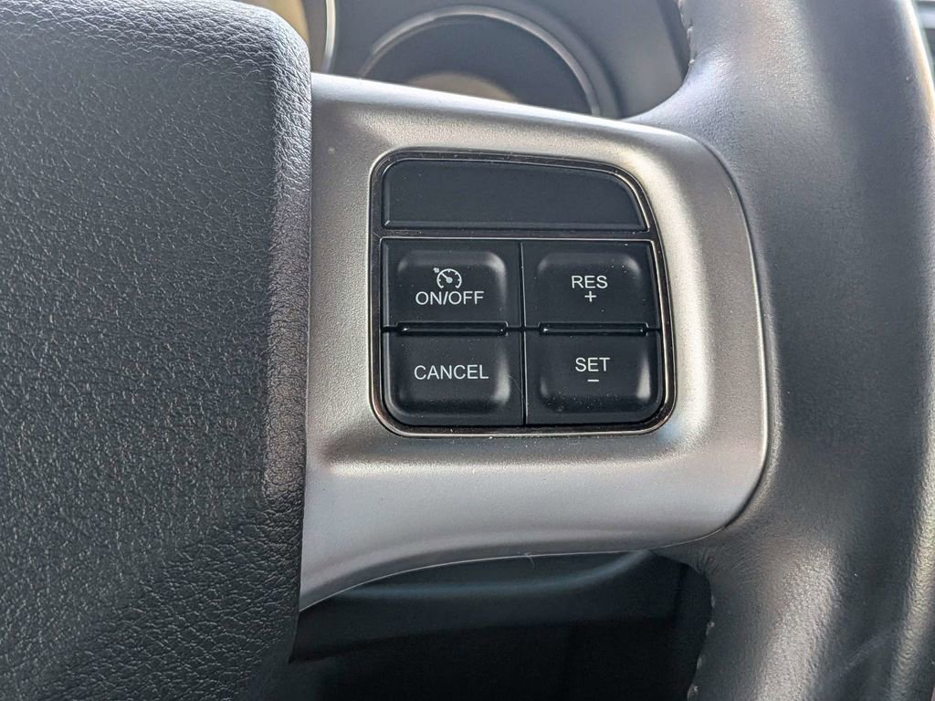 Used 2013 Dodge Challenger R/T RWD image 23
