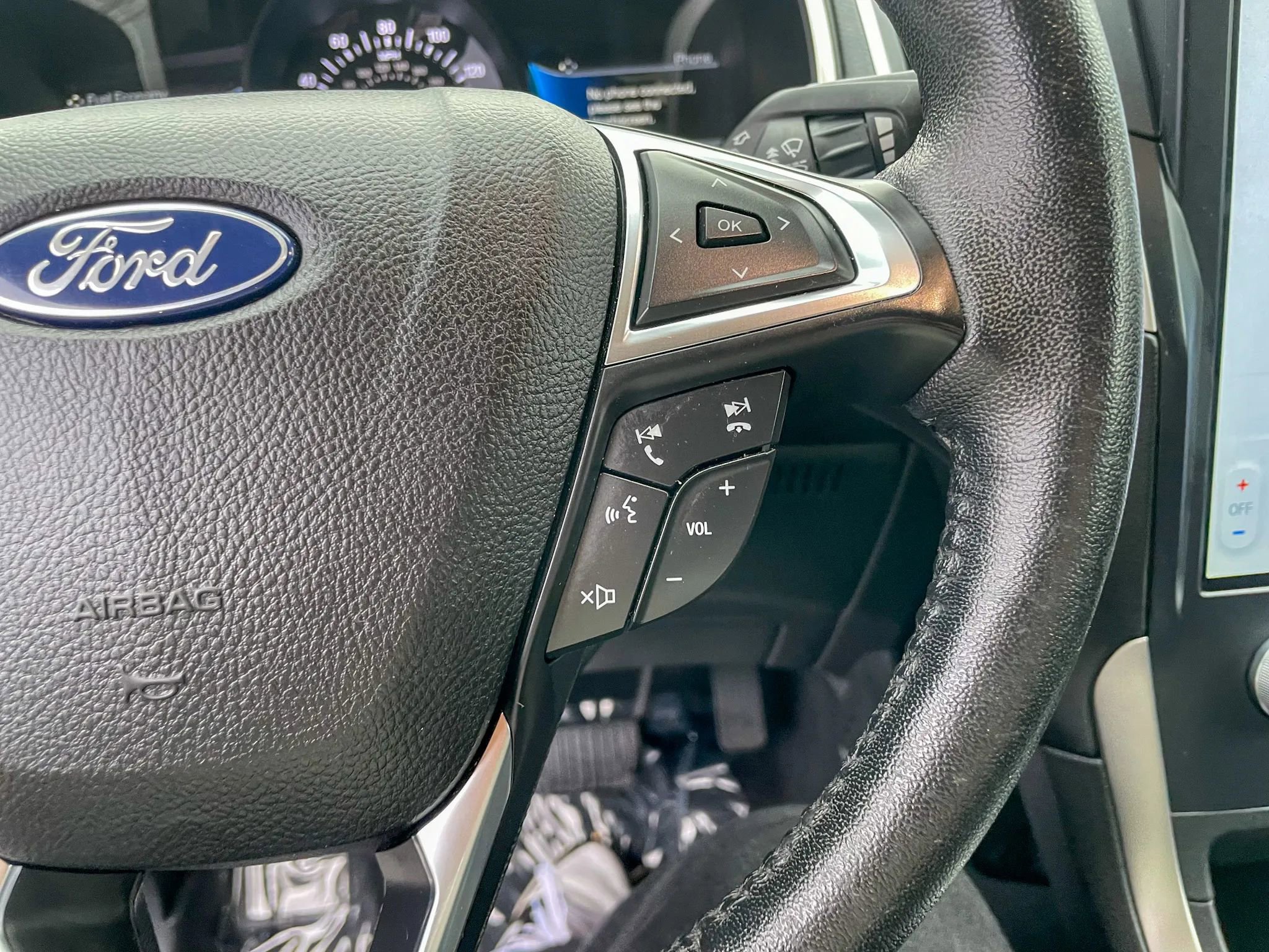 Used 2021 Ford Edge SEL w/ Cargo Accessory Package image 16