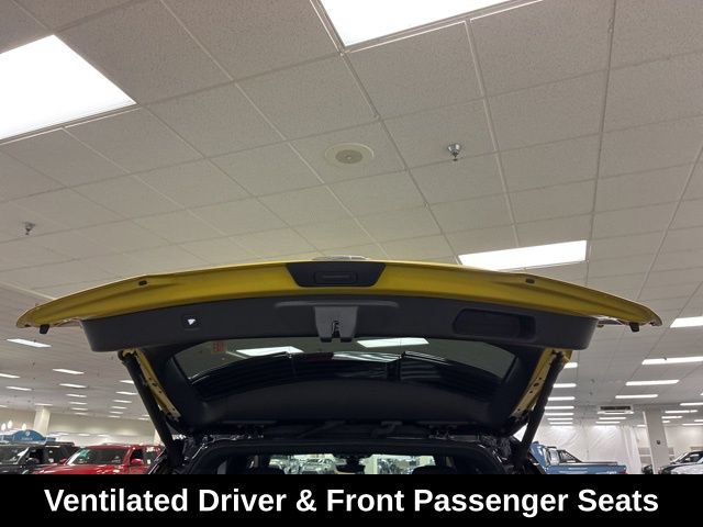 Used 2023 Chevrolet Blazer RS w/ Driver Confidence II Package AWD/4WD image 17