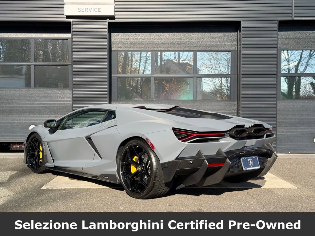 Used 2025 Lamborghini Revuelto image 3