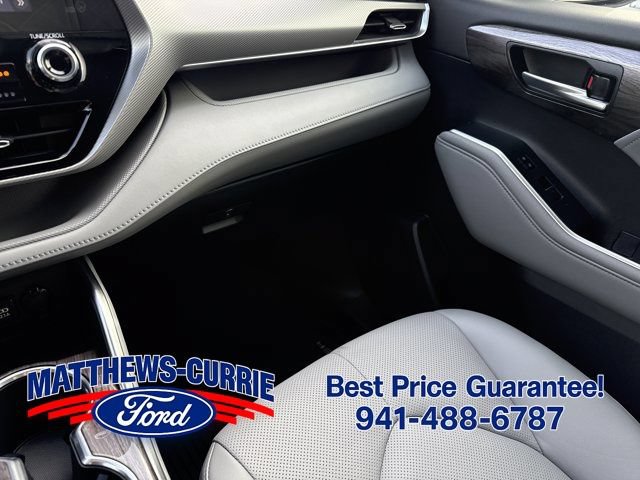 Used 2021 Toyota Highlander Platinum FWD image 26