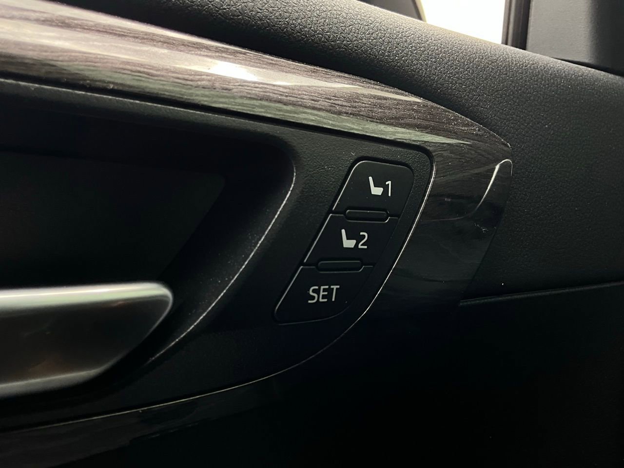 Used 2023 Toyota Highlander Platinum image 26