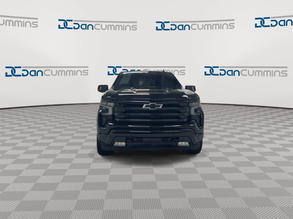 Used 2024 Chevrolet Silverado 1500 High Country w/ Midnight Edition AWD/4WD image 3