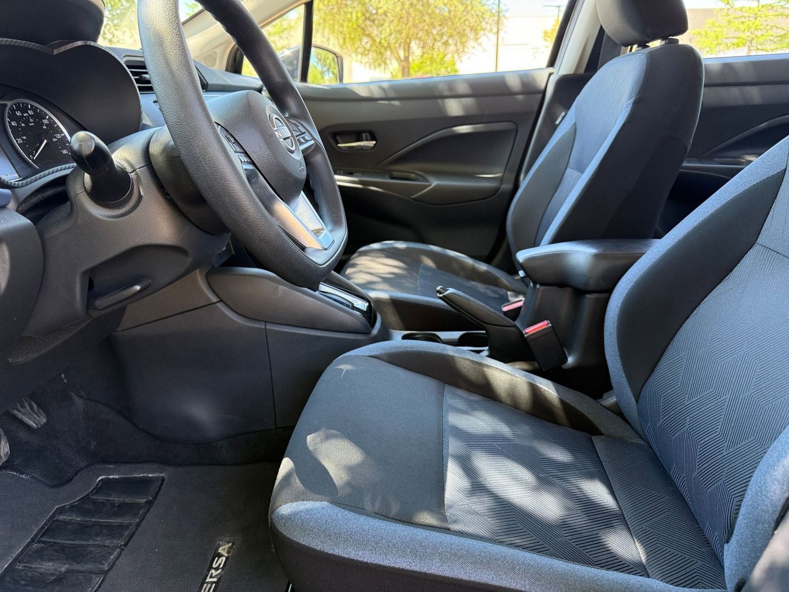 Used 2025 Nissan Versa SV image 27