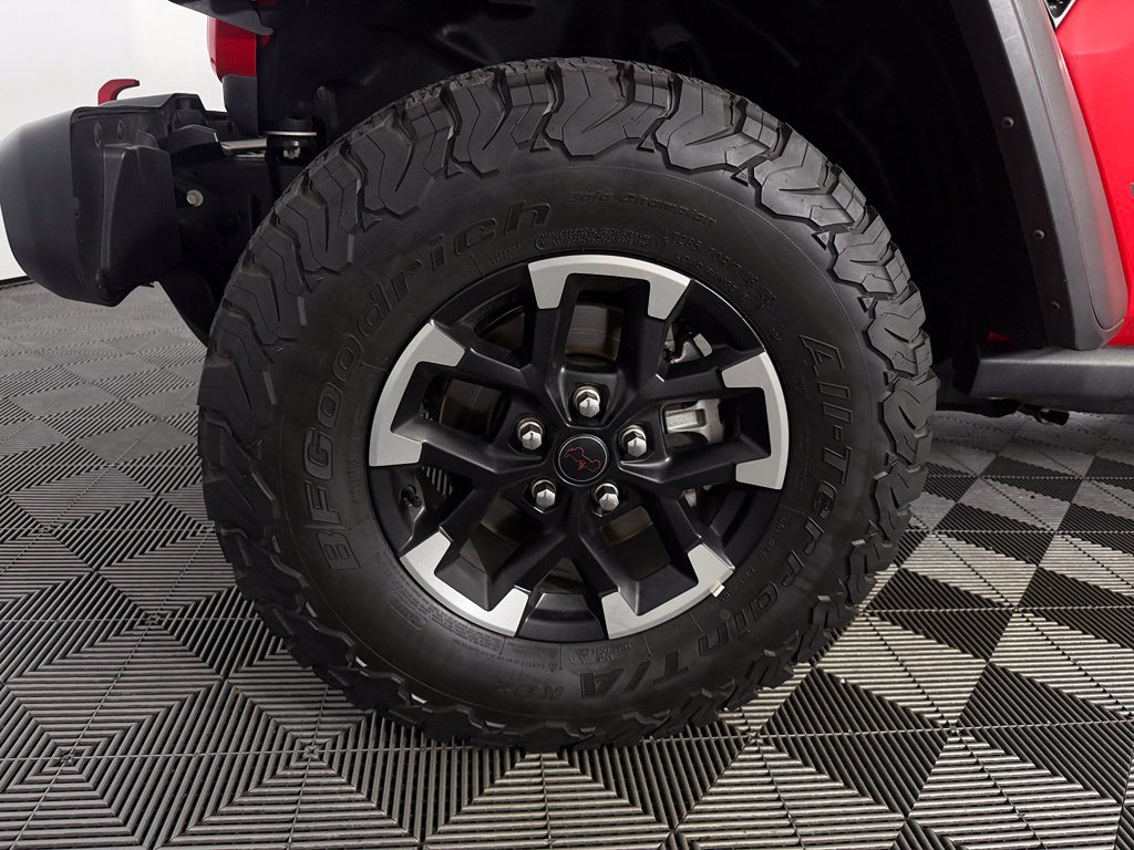 Used 2025 Jeep Wrangler Unlimited Rubicon w/ Convenience Group AWD/4WD image 11
