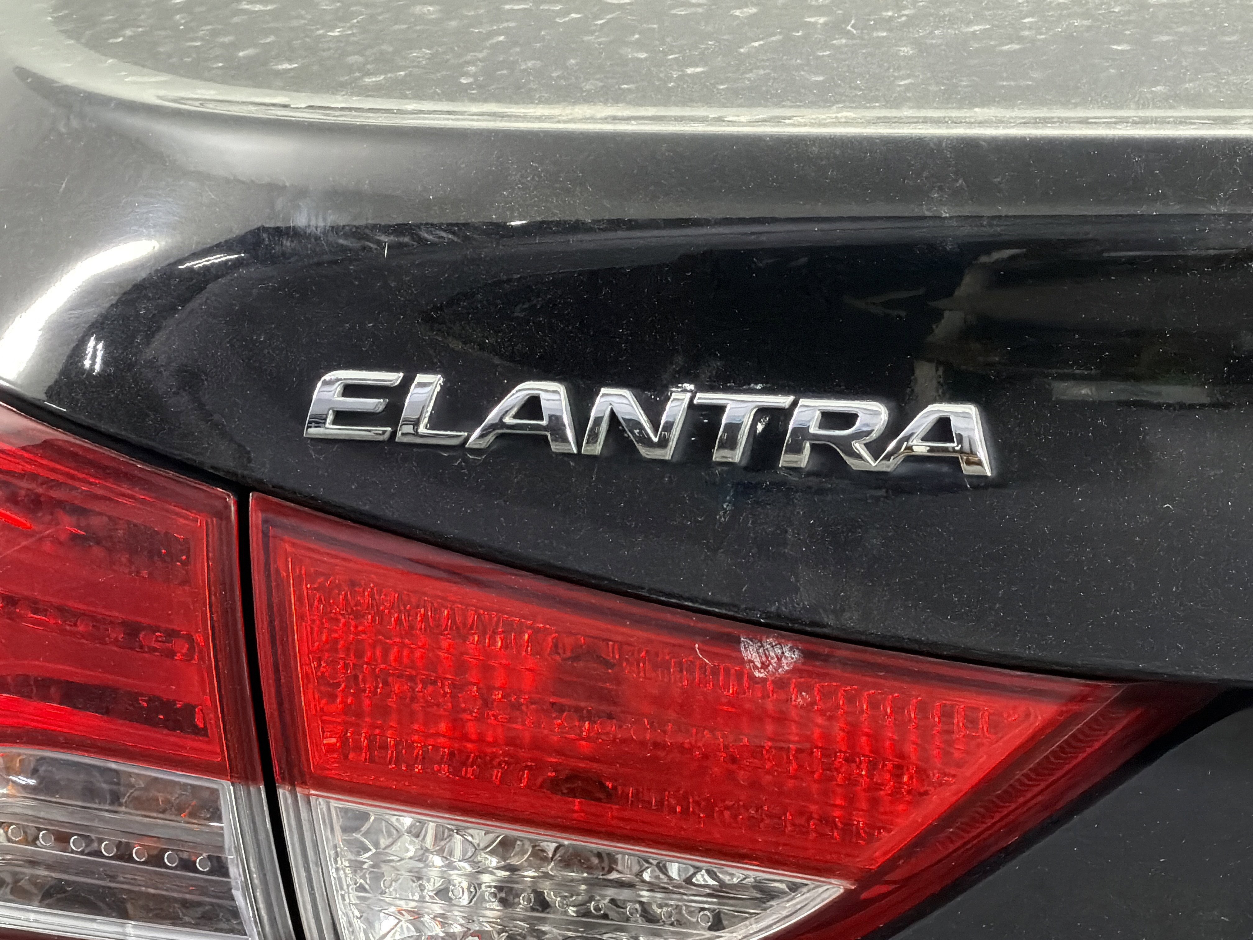 Used 2013 Hyundai Elantra GLS w/ Preferred Pkg FWD image 11