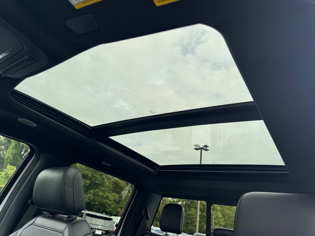 Used 2025 Ford F150 Raptor image 12