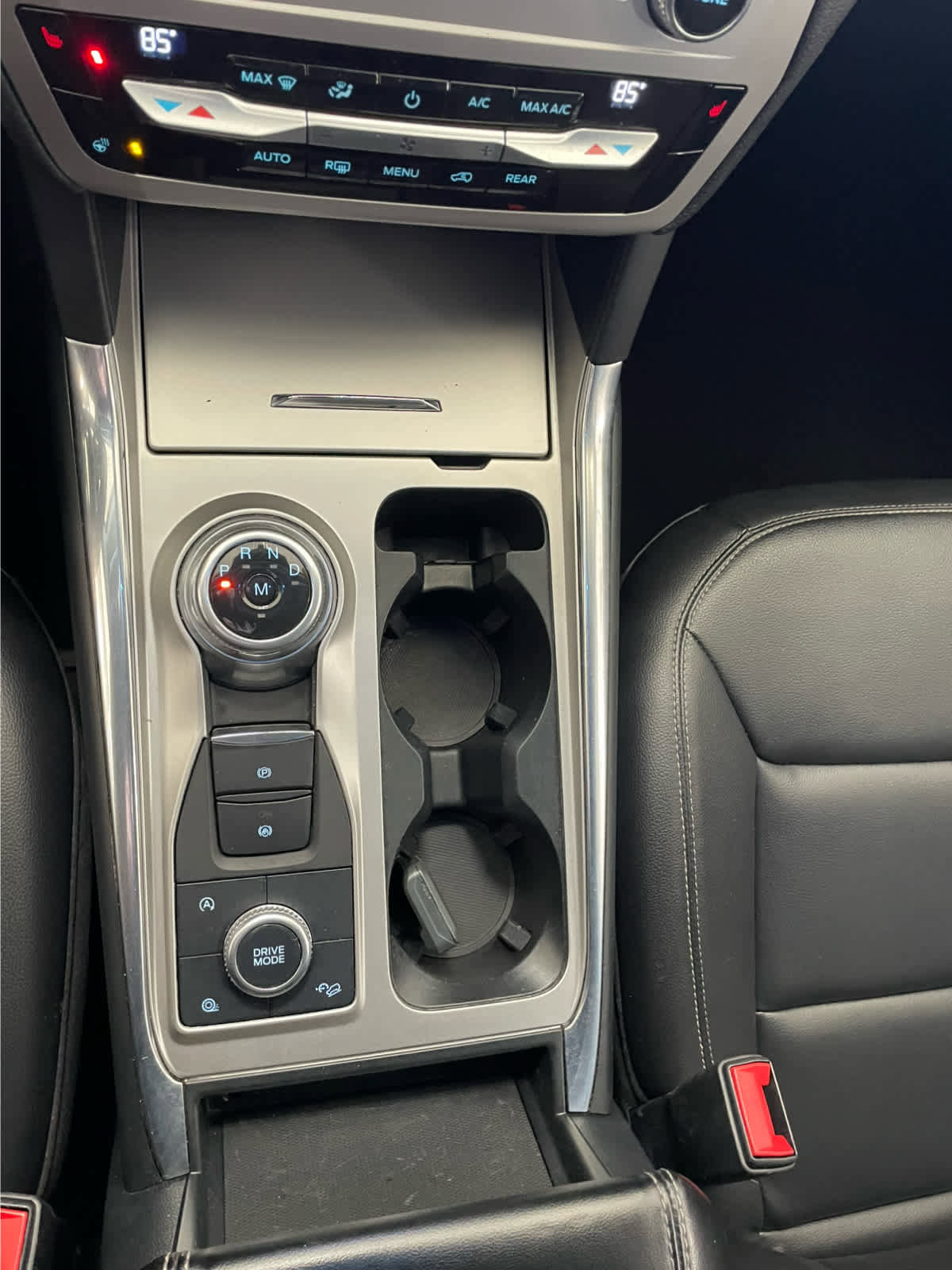 Used 2020 Ford Explorer XLT w/ Equipment Group 202A AWD/4WD image 47