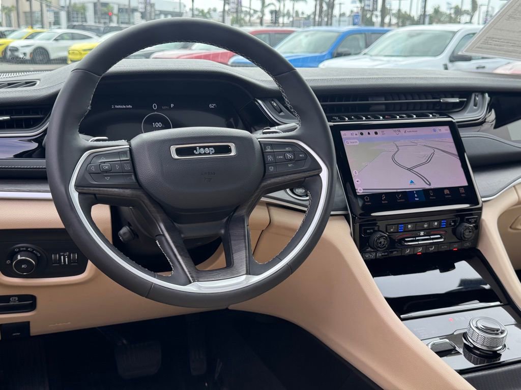 Used 2023 Jeep Grand Cherokee Limited w/ Luxury Tech Group II image 28