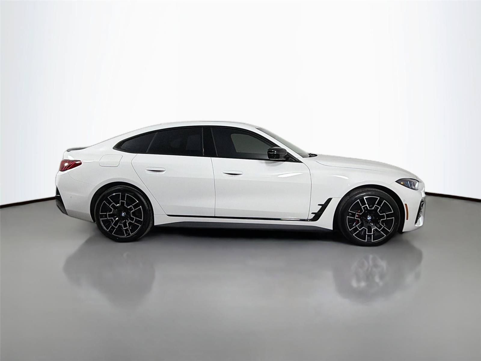 New 2026 BMW i4 eDrive40 w/ M Sport Package RWD image 4