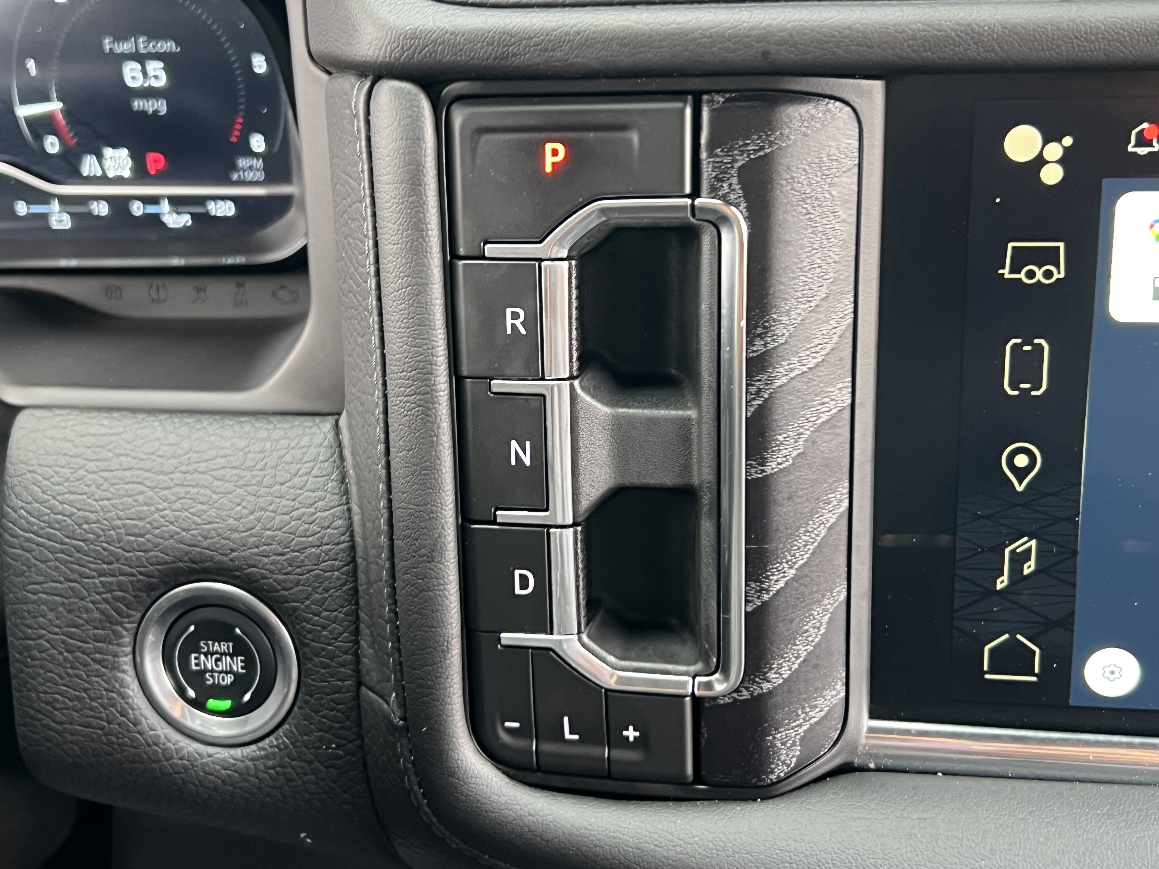 Used 2024 GMC Yukon XL Denali AWD/4WD image 34