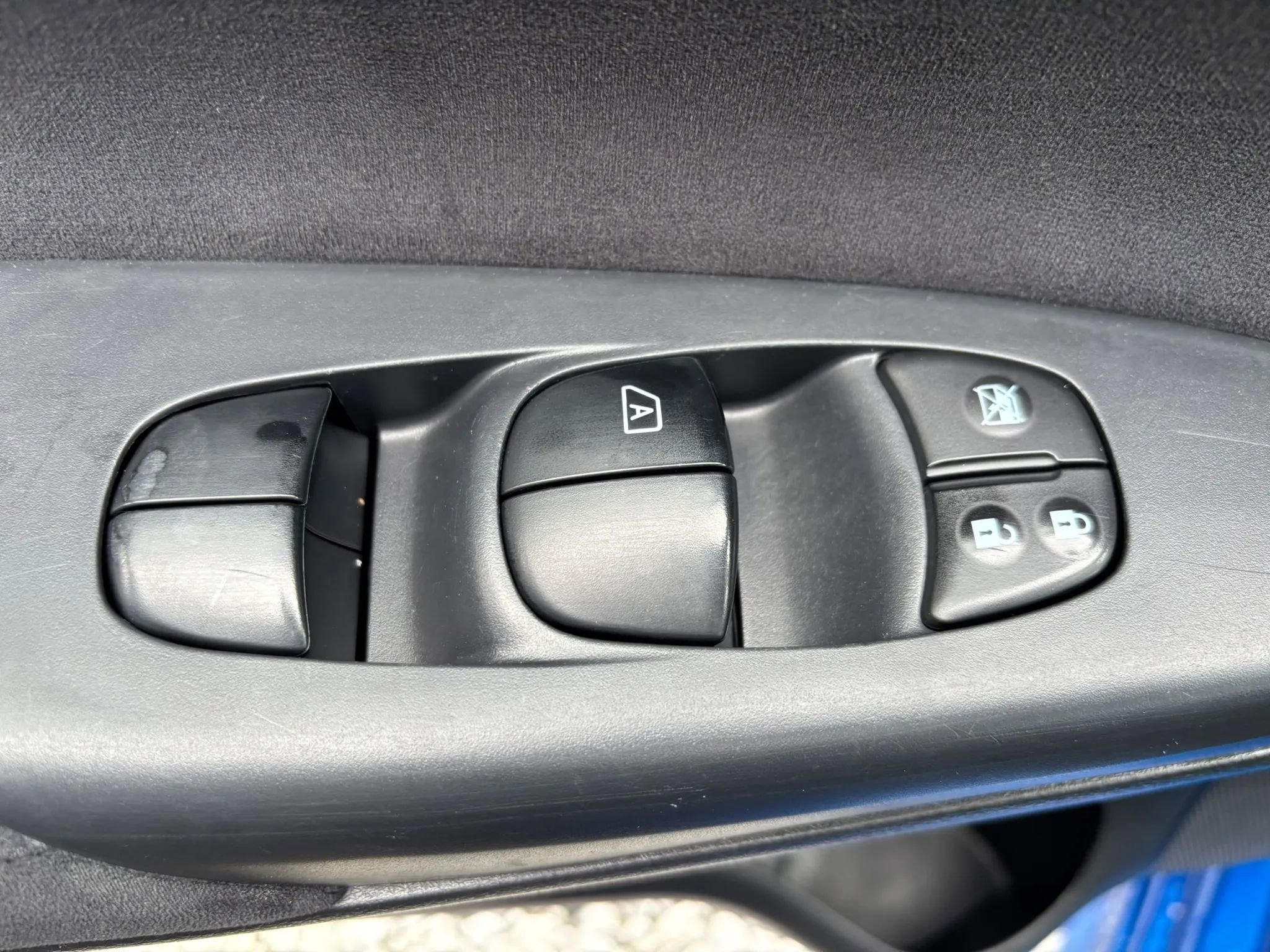 Used 2015 Nissan Sentra SR FWD image 13