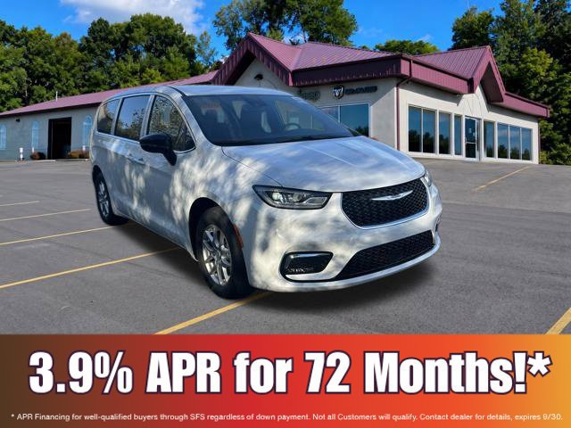 New 2026 Chrysler Pacifica Select