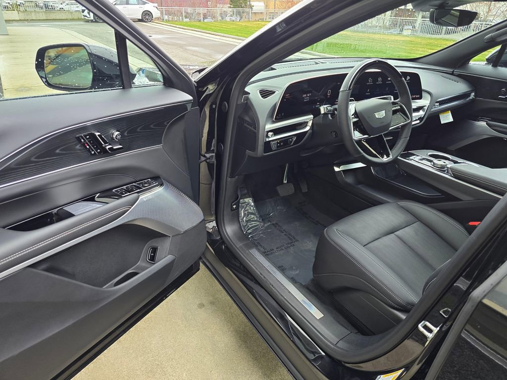 Used 2025 Cadillac Lyriq Sport image 19