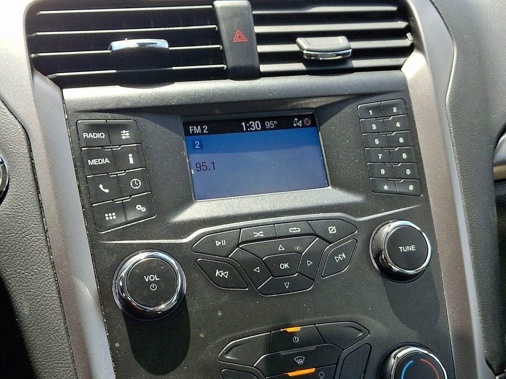 Used 2020 Ford Fusion S FWD image 18