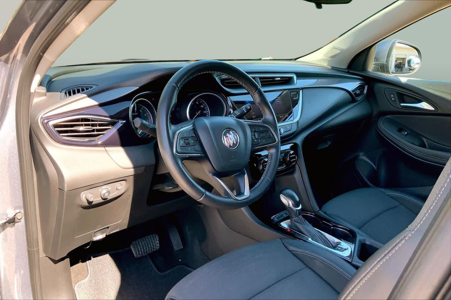 Used 2022 Buick Encore GX Select w/ Sport Touring Package FWD image 17